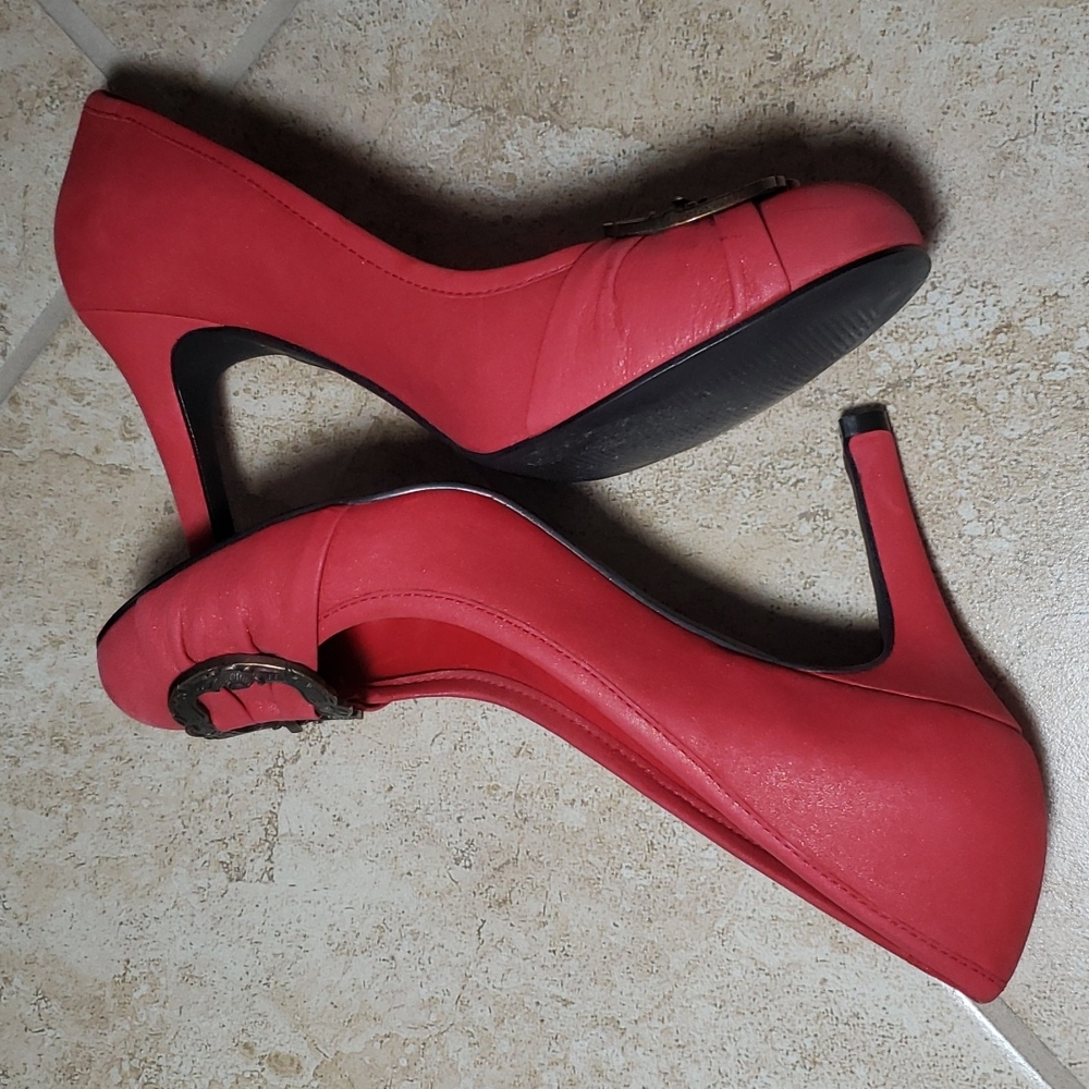 Red High Heels - Picture 8 of 10